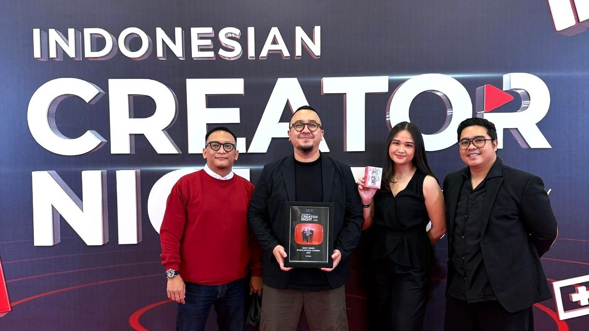 Bukan Cuma di Lapangan, Kompaknya Bobotoh Juga Bawa Persib TV Sabet Penghargaan di Indonesian Creator Night